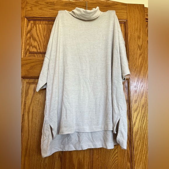 Gap - Turtleneck Sweater Poncho - Picture 2 of 4
